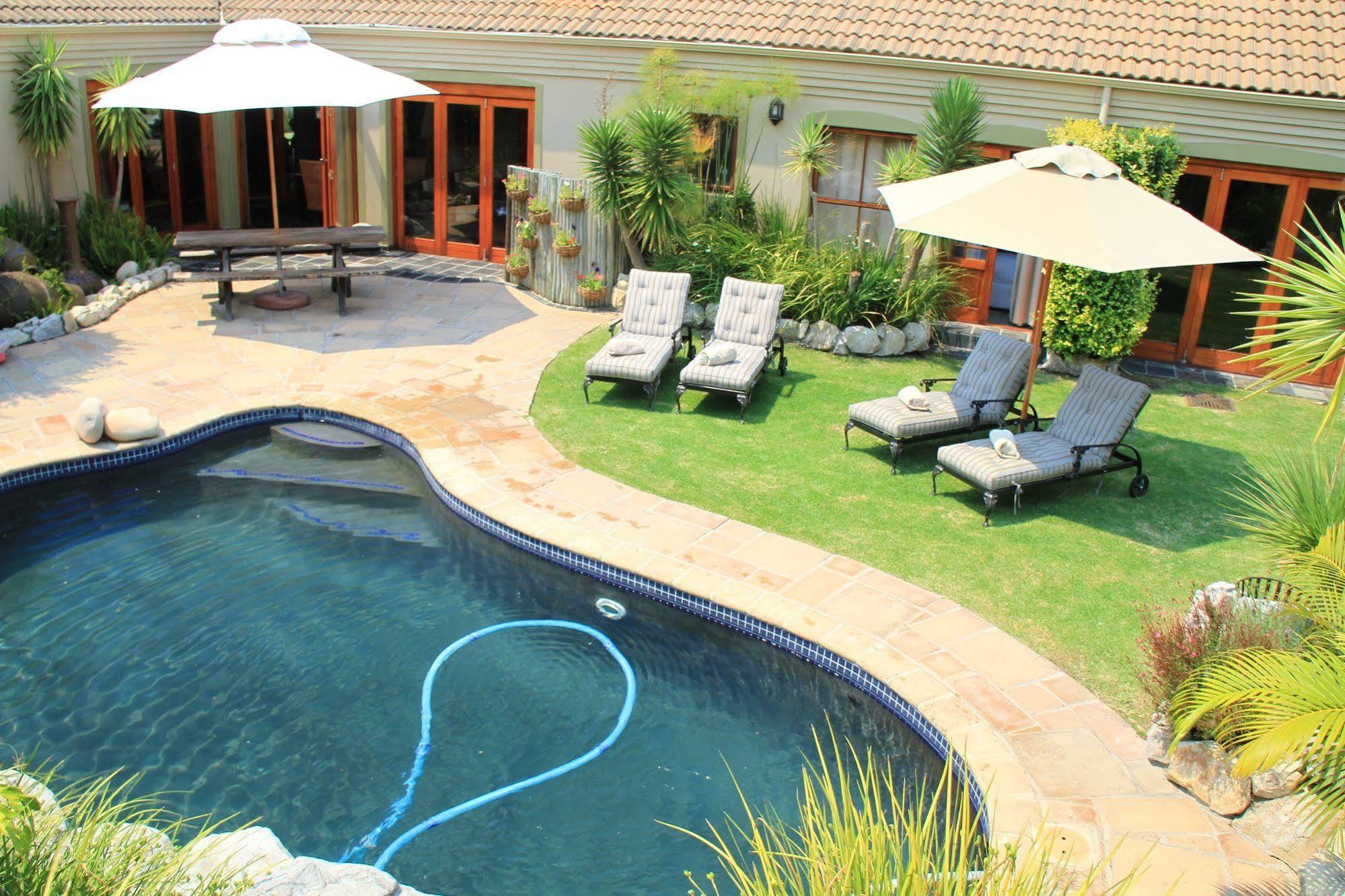 Villachad Guesthouse Kleinmond Exterior photo